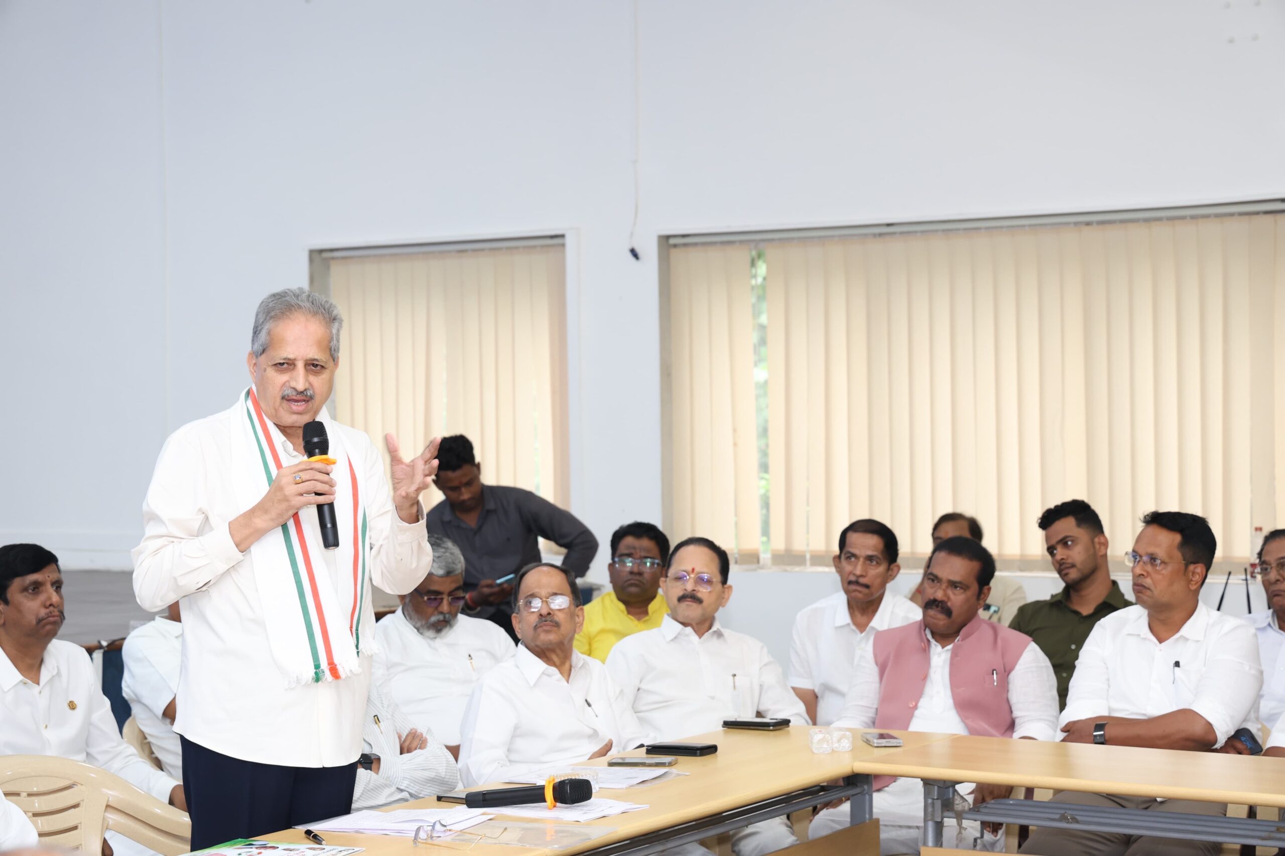 District President Mahendra Gharat asked to give the leadership of Konkan