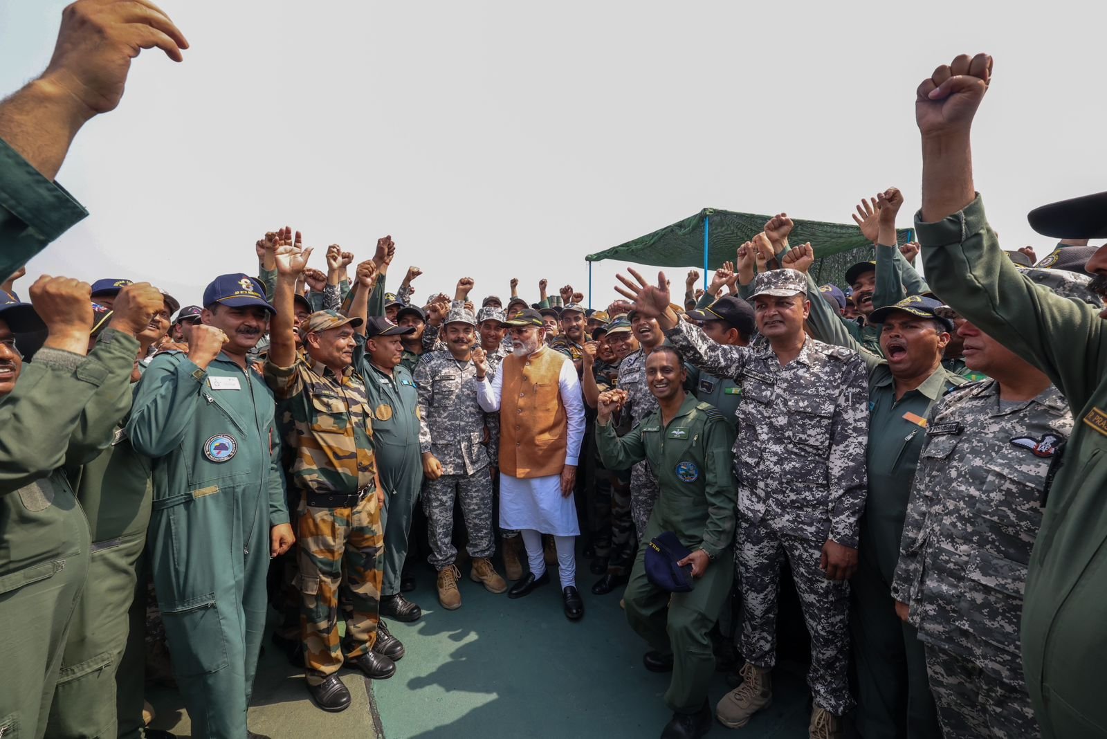PM Modi met the soldiers at Adampur Air Force Station, boosted their morale