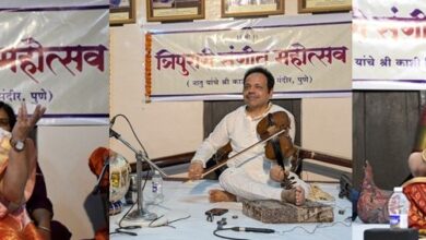 Banaras: Goonja Kashi Vishweshwar Mandir from Tripurara Sangeet Ceremoni