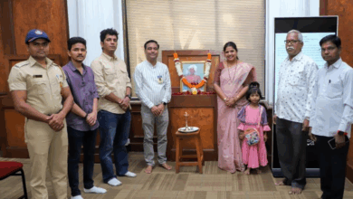 Tribute to tribal leader Birsa Munda on his birth anniversary at municipal headquarters