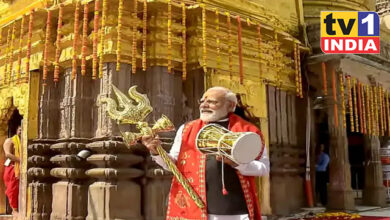 PM Modi Offers Prayers at Kashi Vishwanath Dham