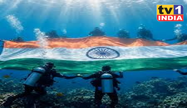 India Sets Underwater Tricolor World Record