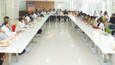 Municipal Commissioner Dr. Kailas Shinde's friendly interaction with journalists